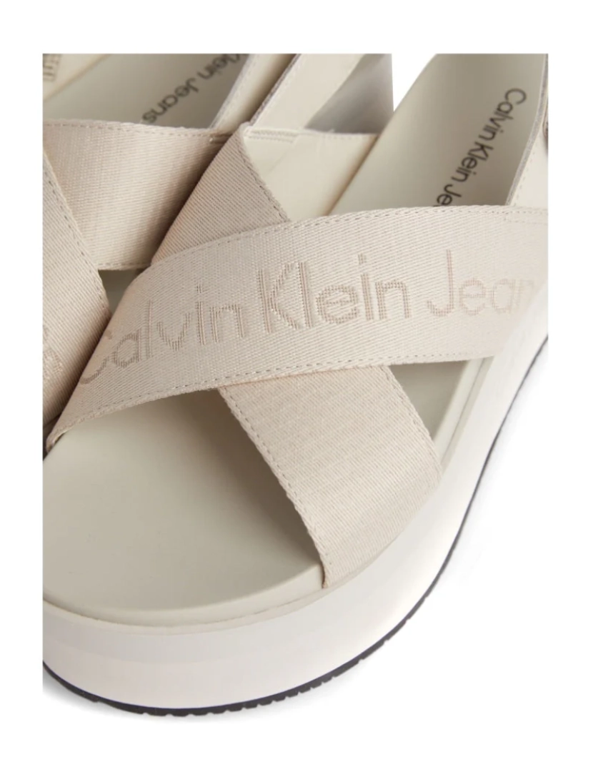 imagem de Calvin Klein Jeans bege sandálias sapatos femininos6