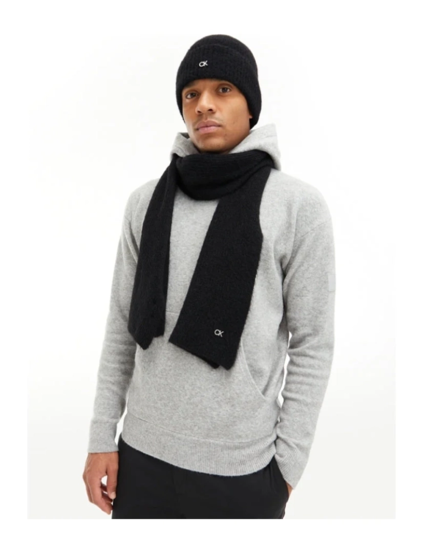 imagem de Calvin Klein Black Beanies Mens Acessórios4