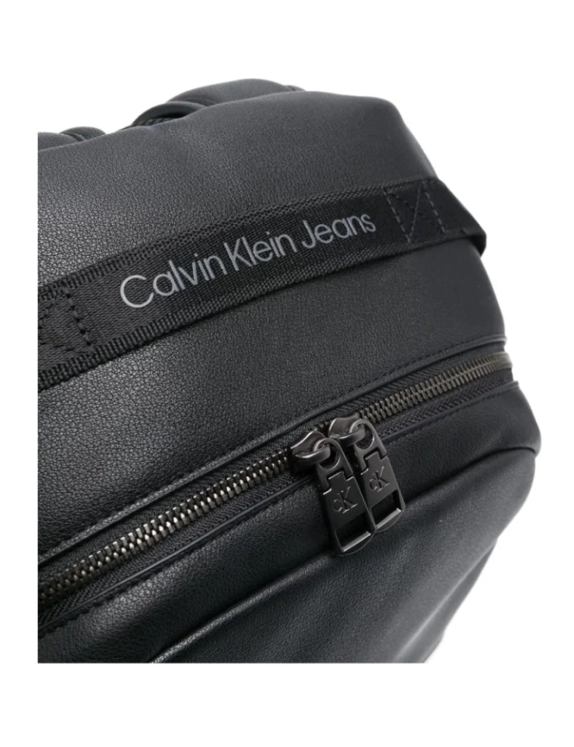 imagem de Calvin Klein Jeans mochilas pretas Sacos de homens4