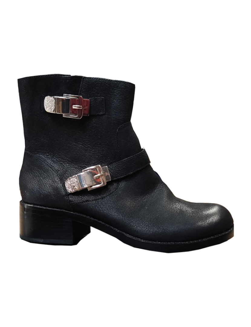 Vince Camuto - Botins pretos simples 