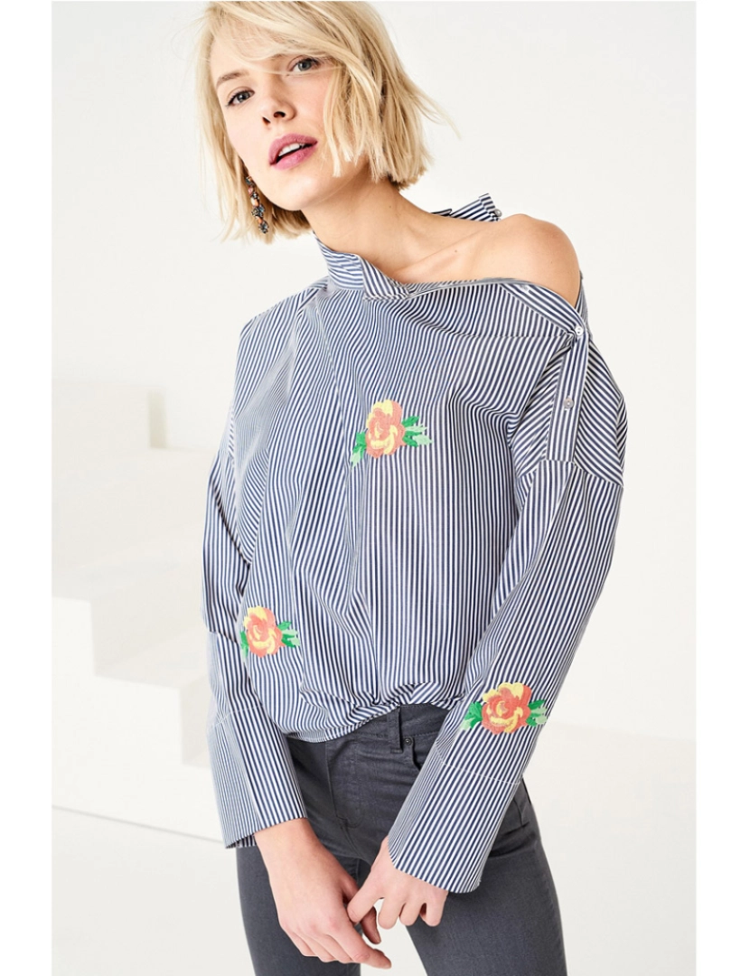 Shot - Blusa Ombro Aberto Azul Ref 127