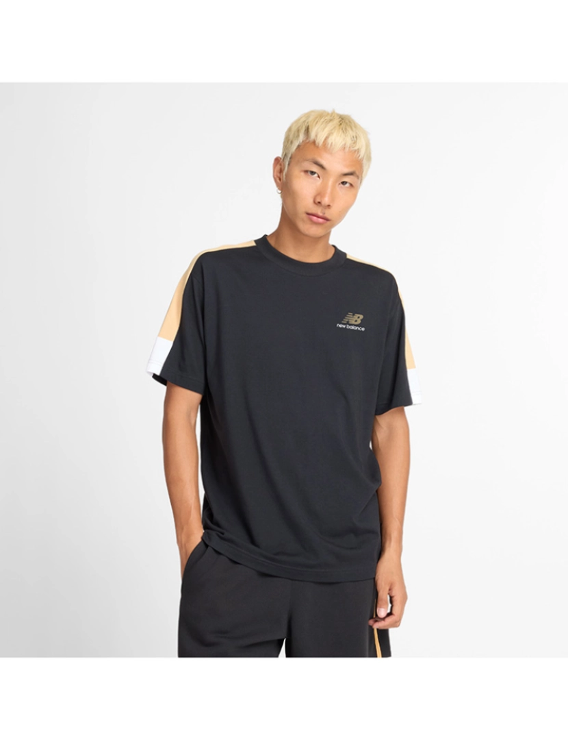 New Balance - T-Shirt Homem Preto 