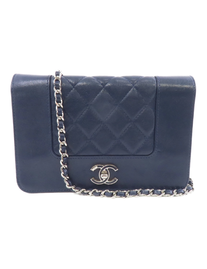 Chanel - Wallet on Chain