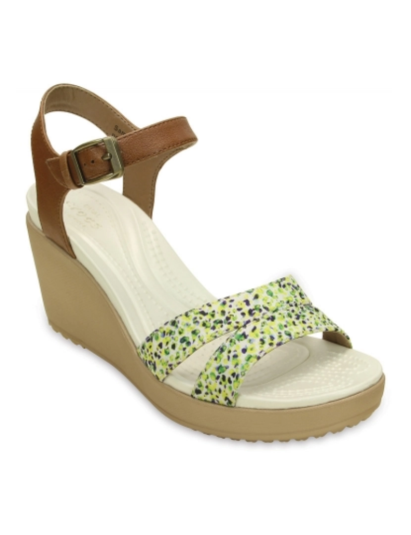 Crocs - Sandália Crocs Leighii Anklestrap Graphic Wdg Castanho Claro E Dourado